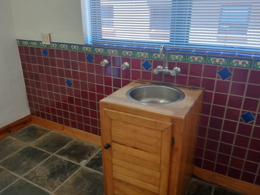 To Let 4 Bedroom Property for Rent in C Place Eastern Cape